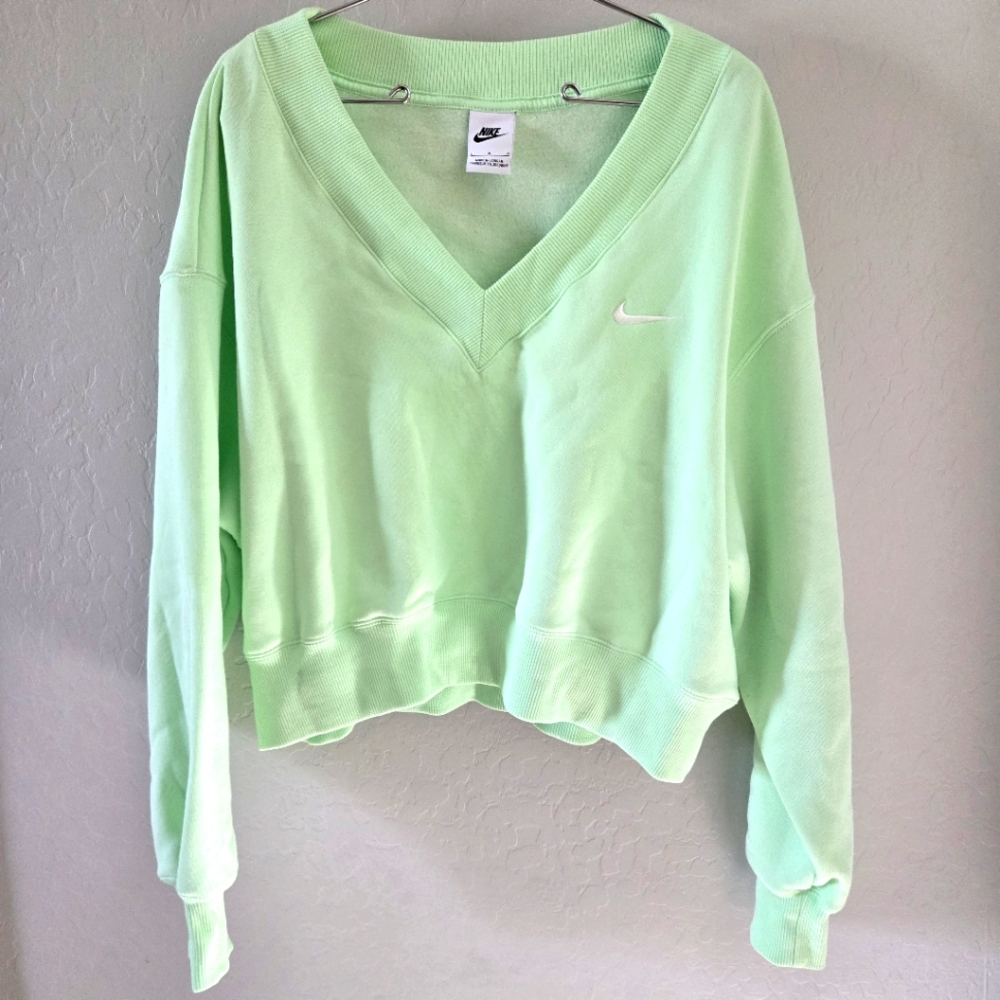 Nike Women's Phoenix Green Fleece Cropped V-Neck Pullover Sweatshirt NWOT